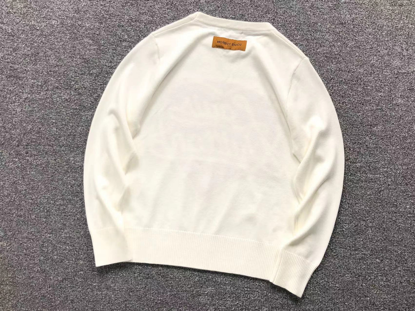 L - SWEATER