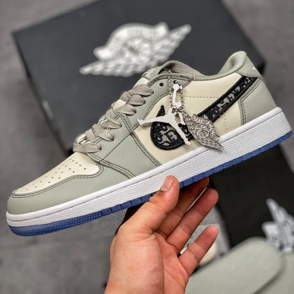 N - SNEAKERS