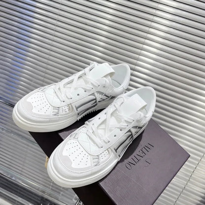 V - SNEAKERS