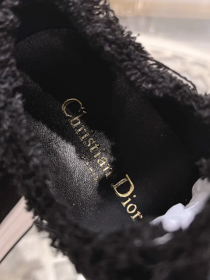D - SNEAKERS