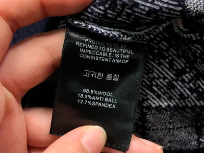 T - SWEATER