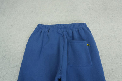 B - SWEATPANTS