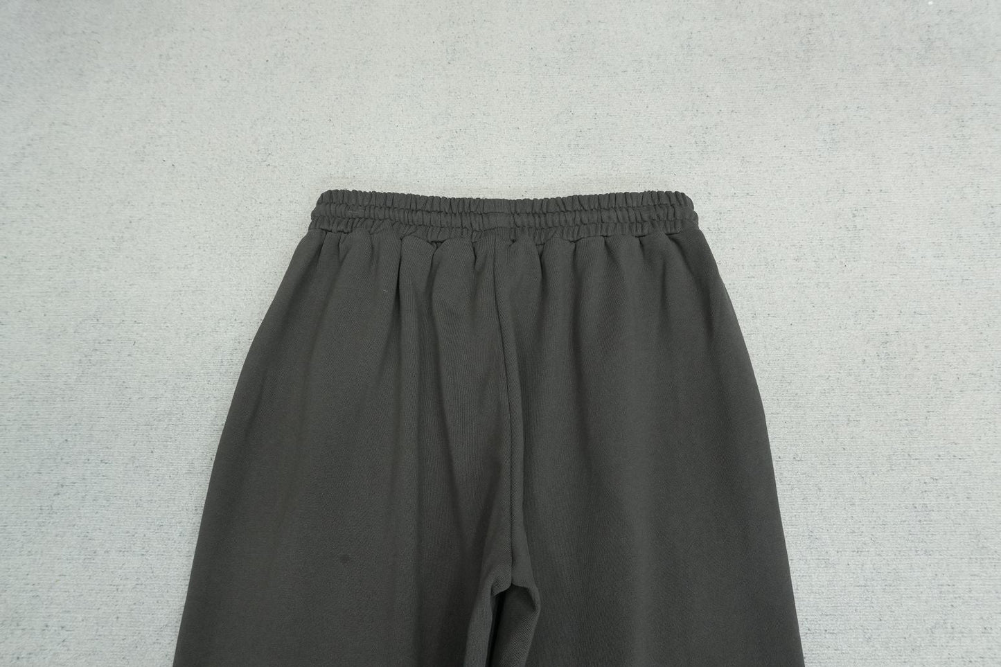 G - SWEATPANTS