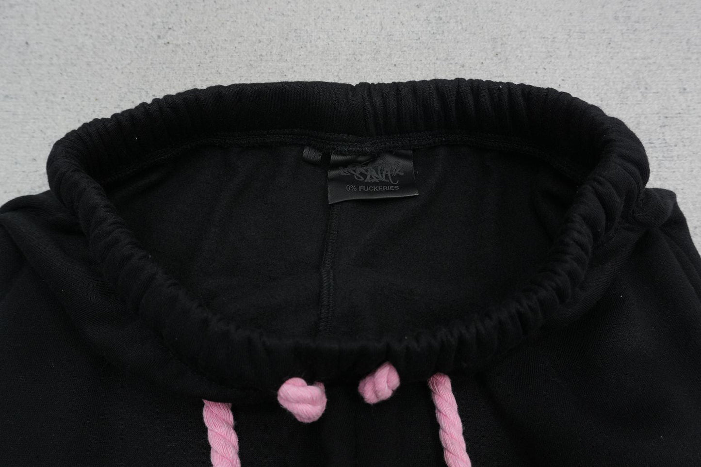 S - SWEATPANTS