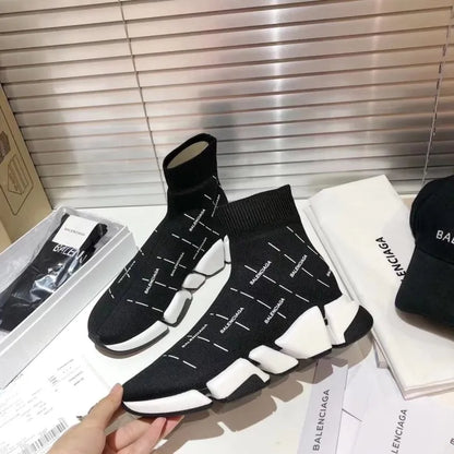 B - SNEAKERS