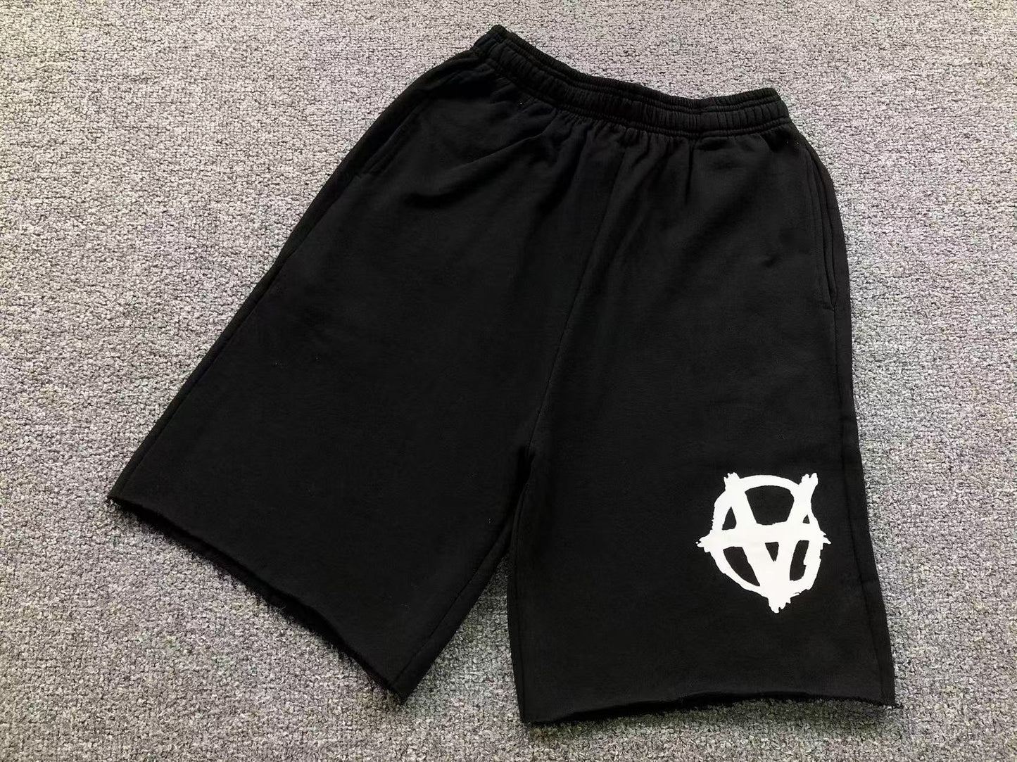 V - SHORTS