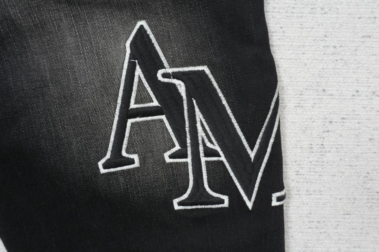 A - JEANS