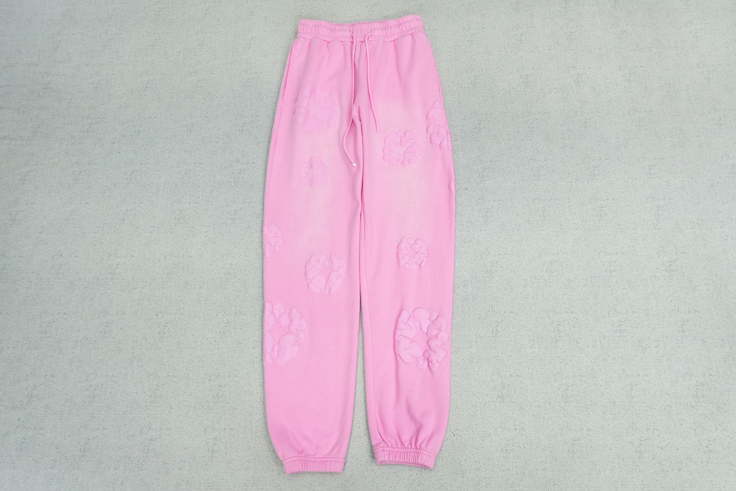 D - SWEATPANTS