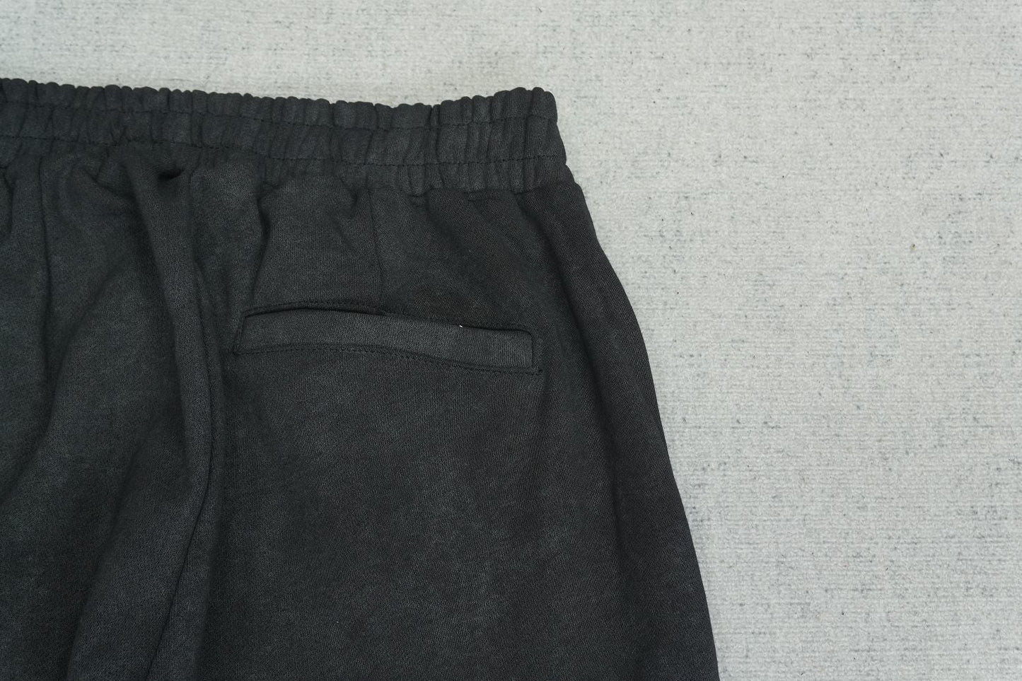 F - SWEATPANTS