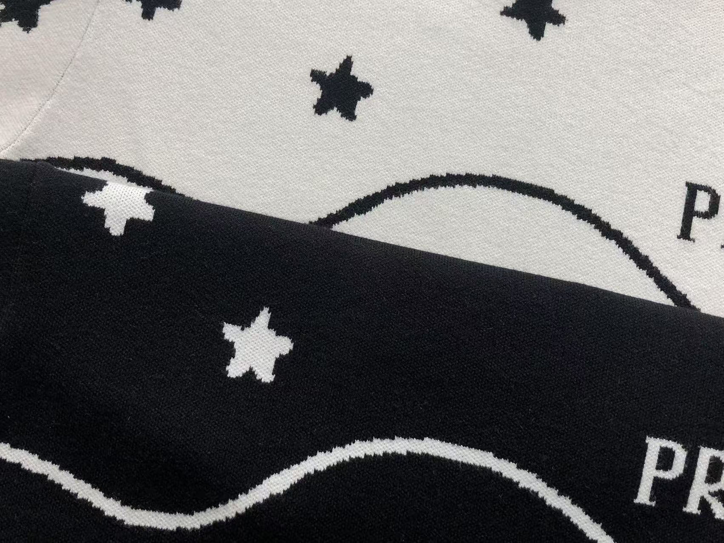 P - SWEATER