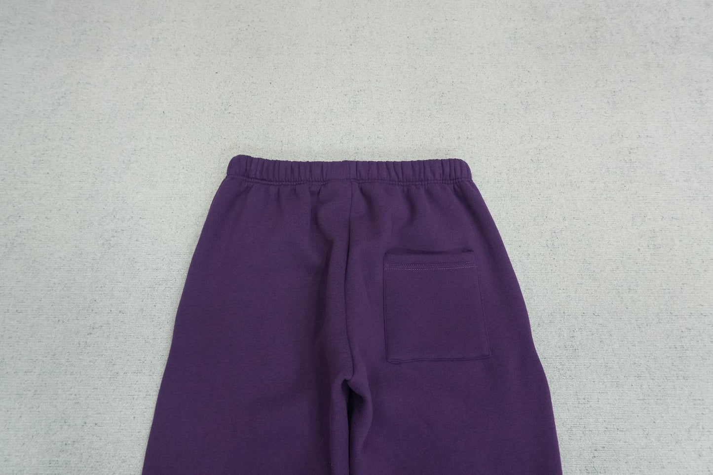 S - SWEATPANTS