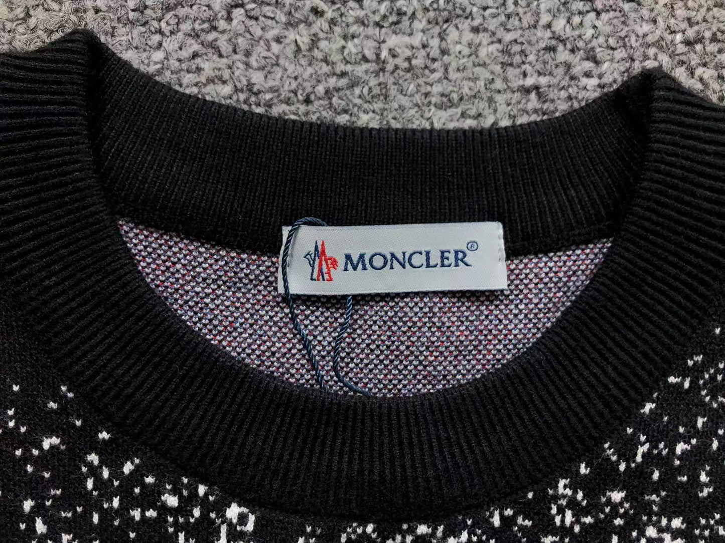 M - SWEATER