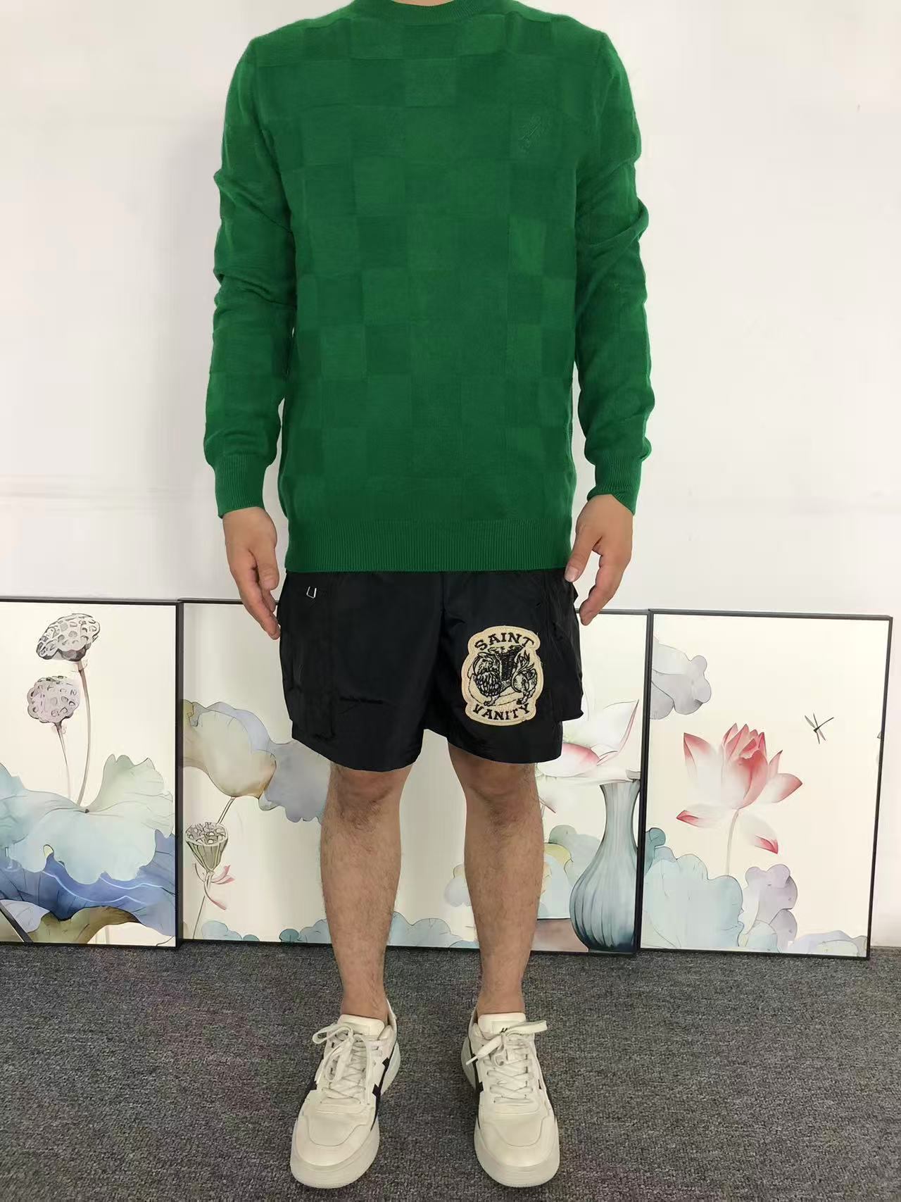 L - SWEATER