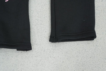S - SWEATPANTS