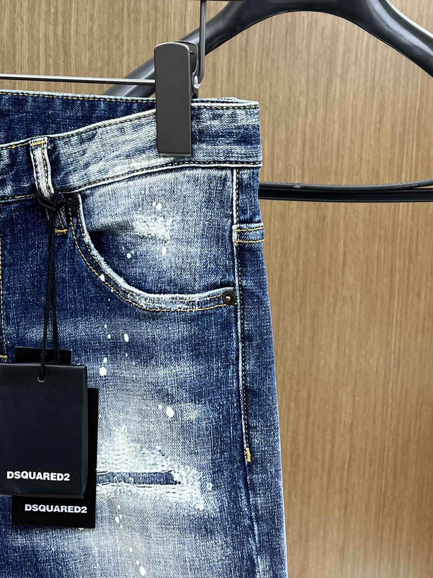 D - JEANS