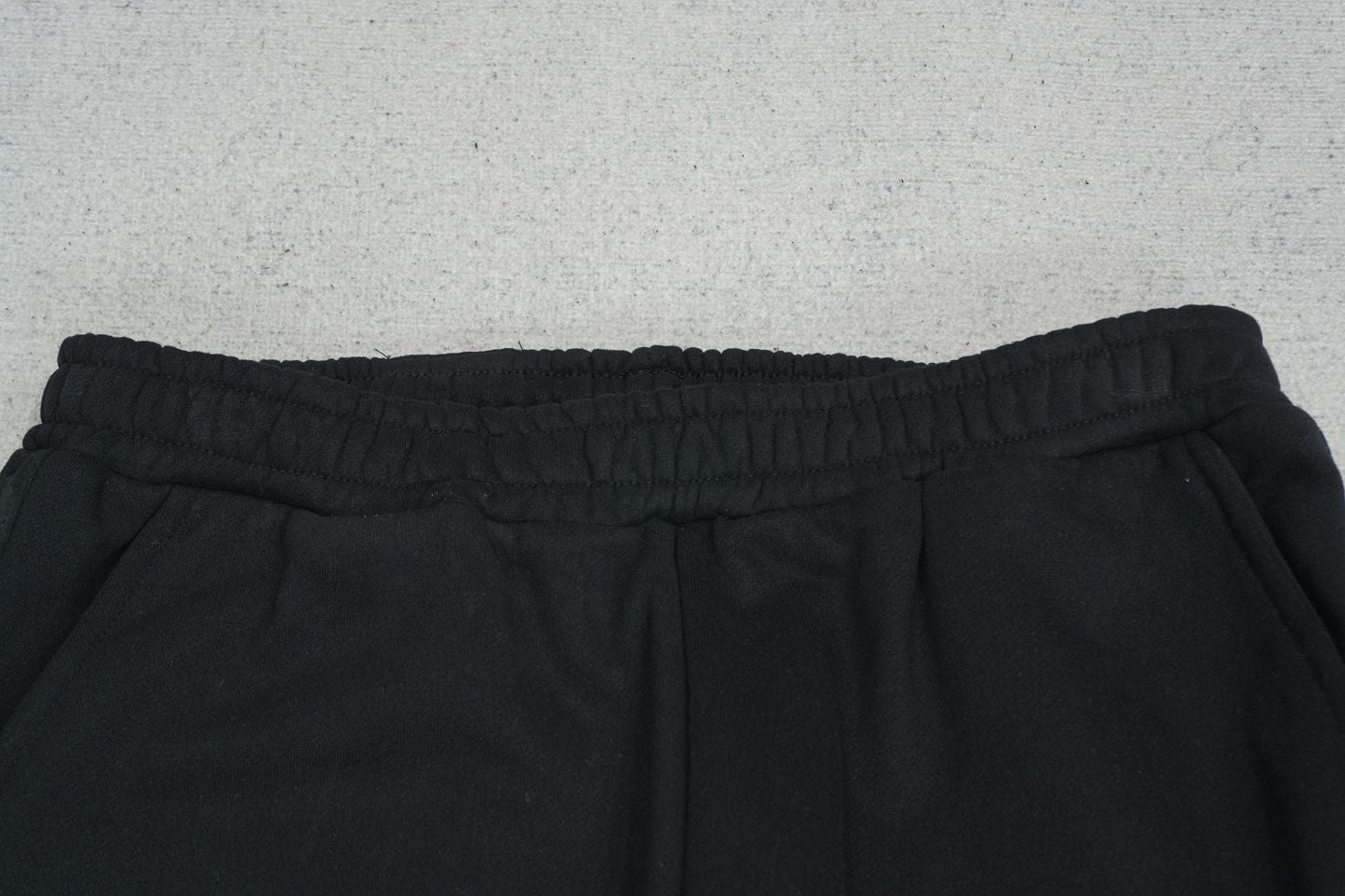 M - SWEATPANTS