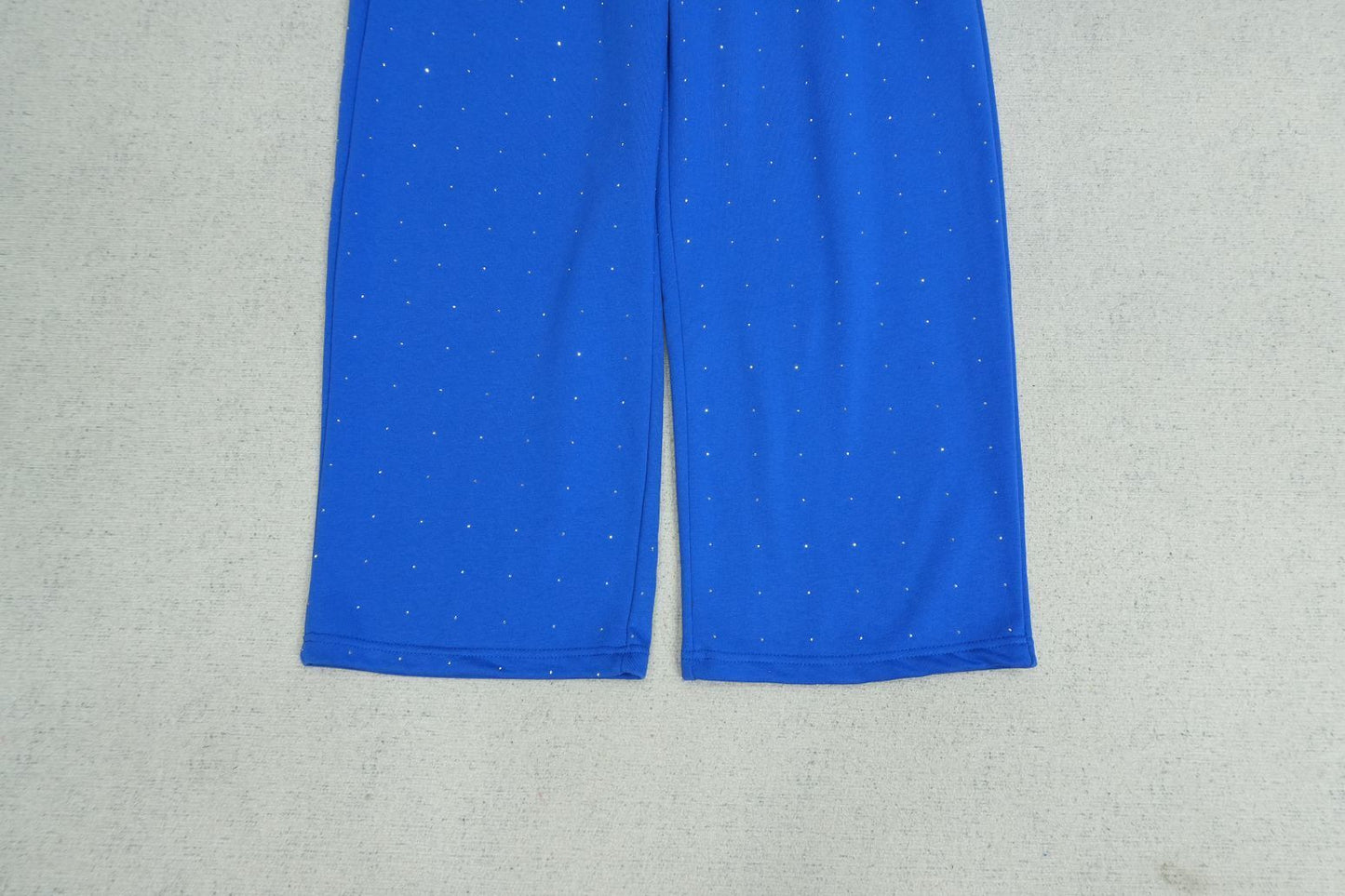 S - SWEATPANTS