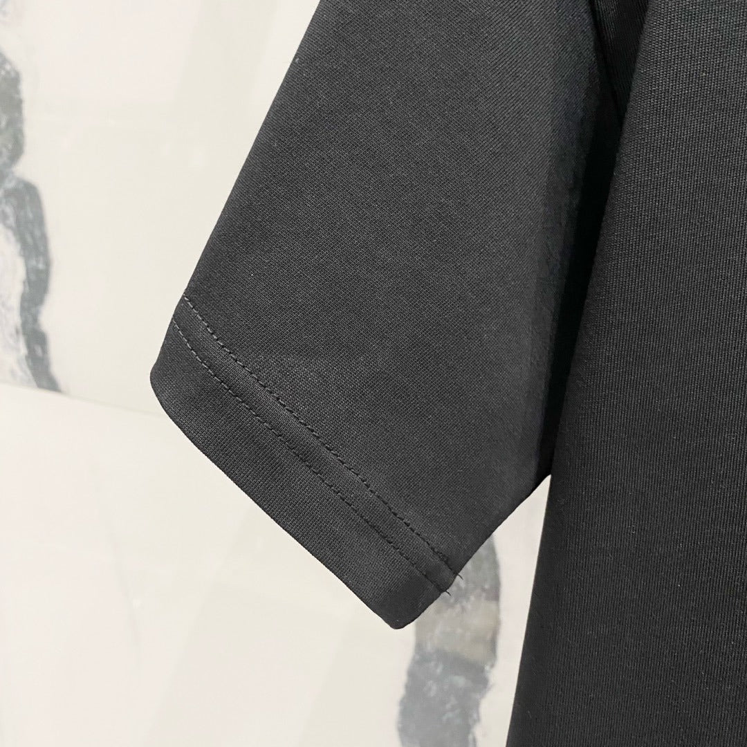 V - TSHIRT
