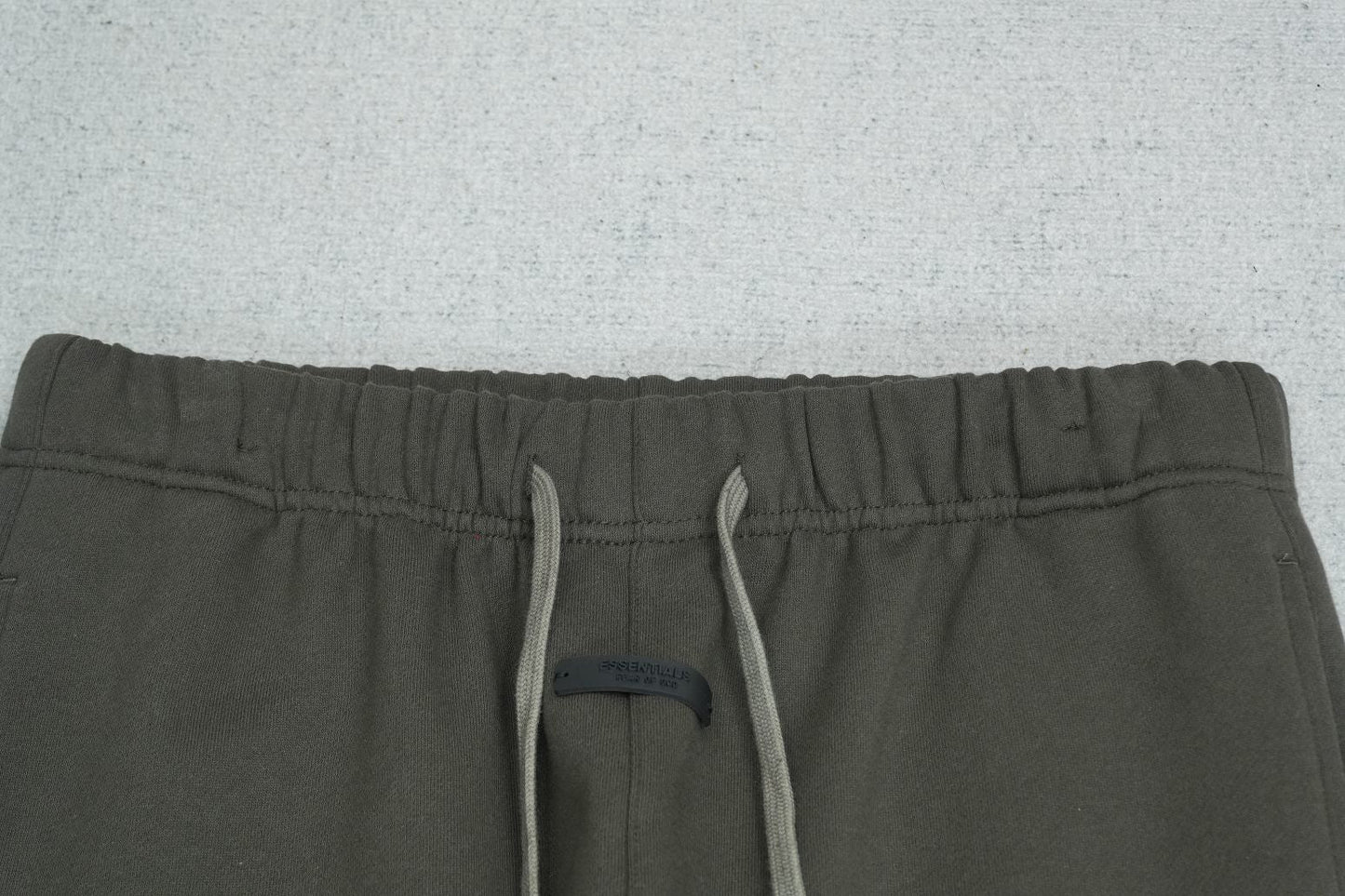 F - SWEATPANTS