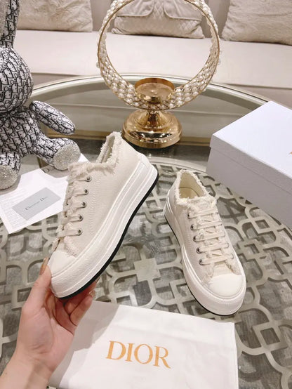 D - SNEAKERS