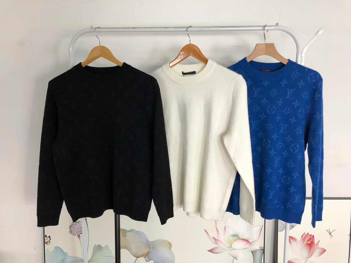 L - SWEATER