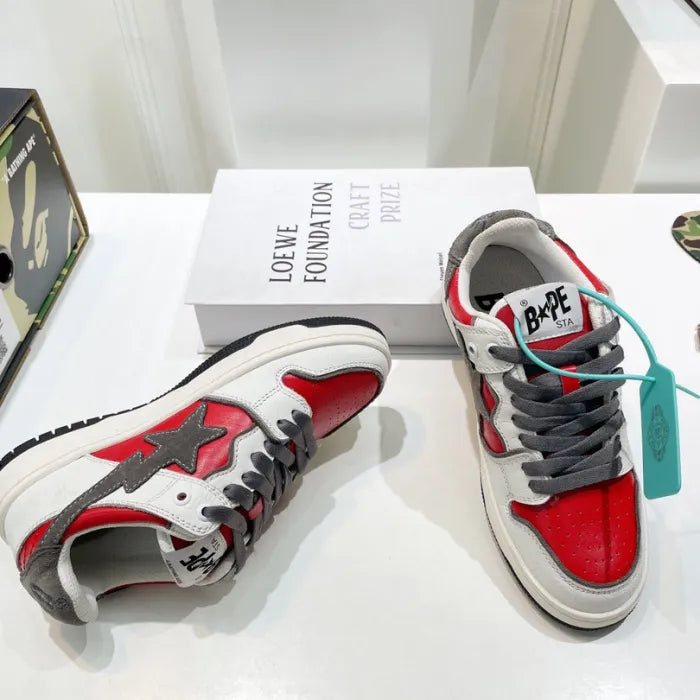 B - SNEAKERS