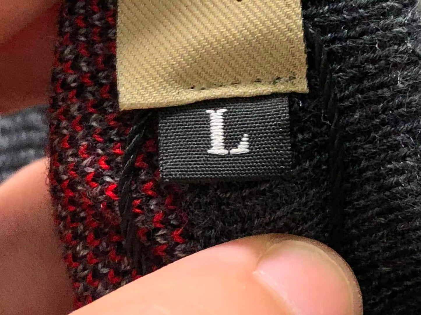 B - SWEATER