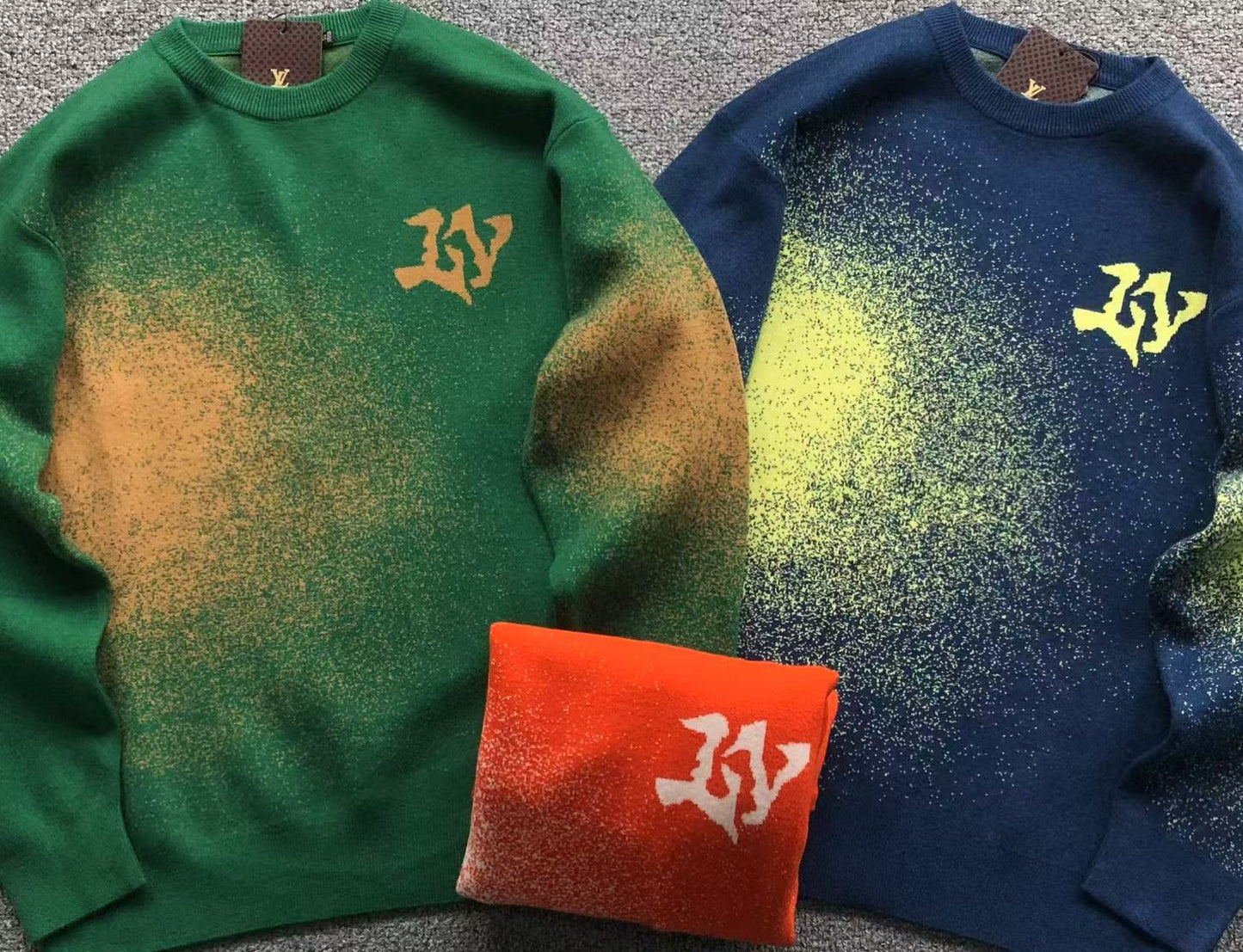 L - SWEATER