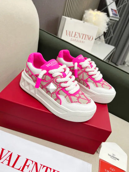 V - SNEAKERS