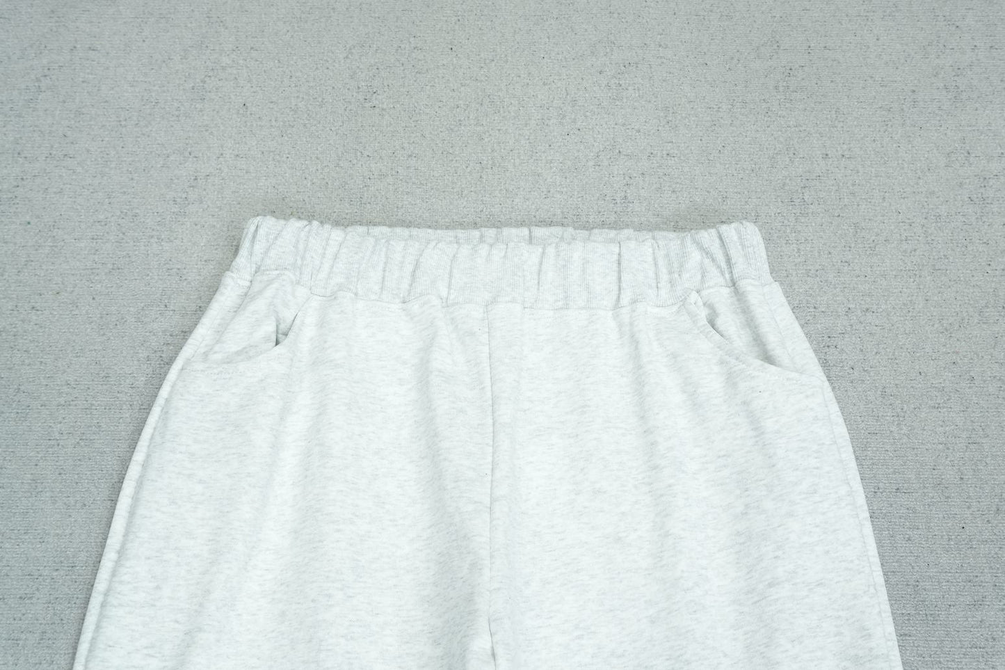 S - SWEATPANTS