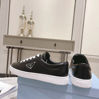 P - SNEAKERS