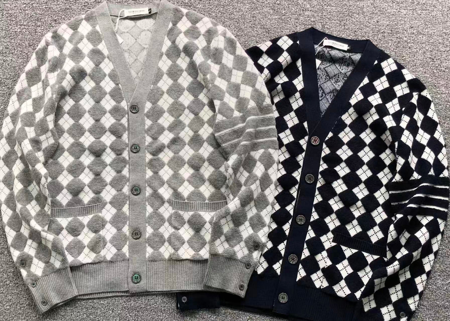 T - SWEATER
