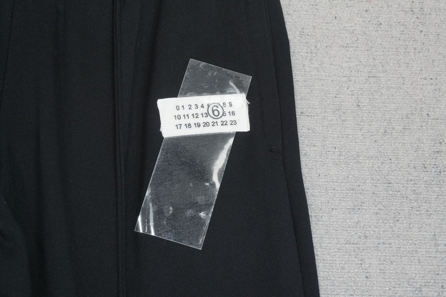 M - SWEATPANTS