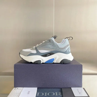 D - SNEAKERS