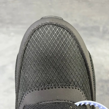 N - SNEAKERS