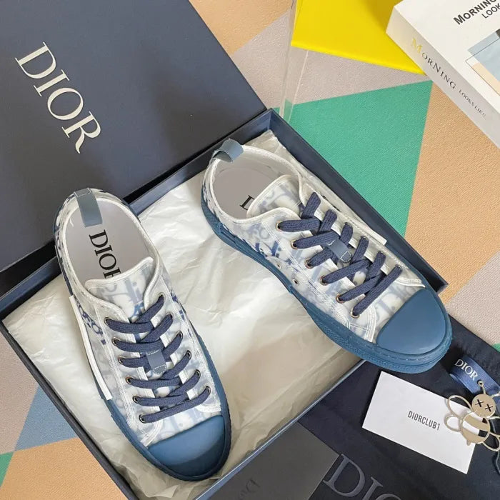D - SNEAKERS