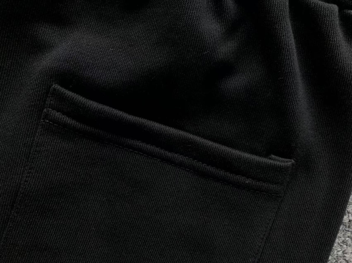 R - SHORTS