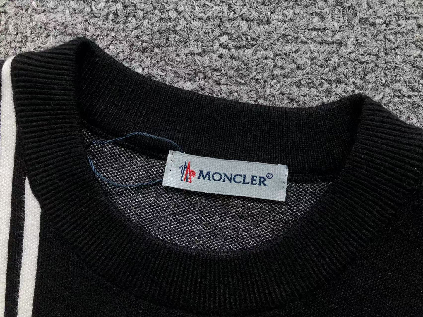 M - SWEATER