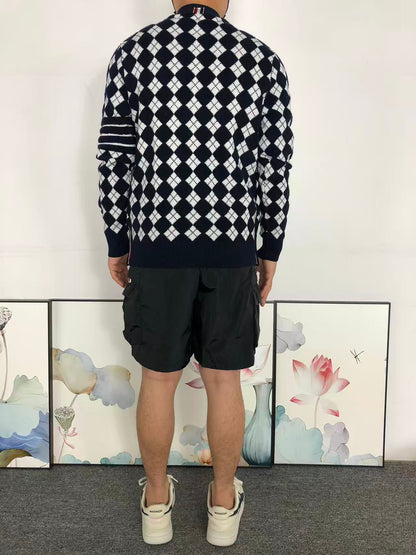 T - SWEATER
