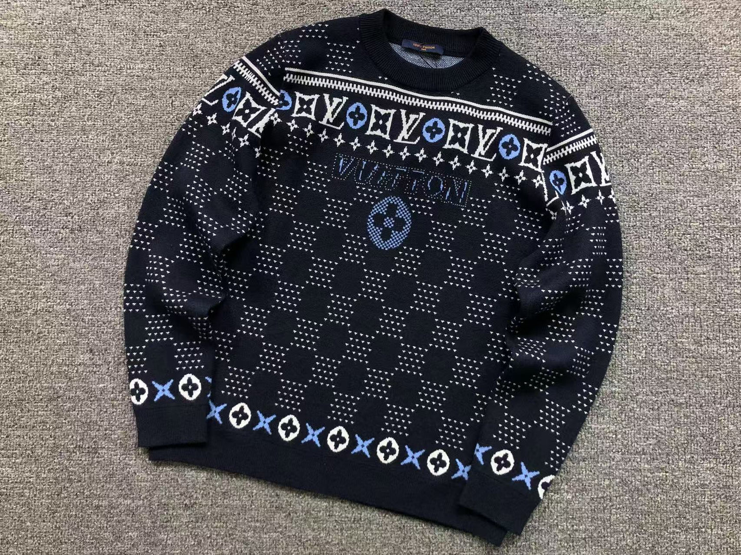 L - SWEATER