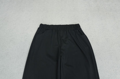 S - SWEATPANTS
