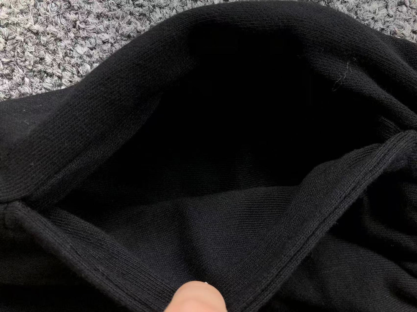 V - SHORTS