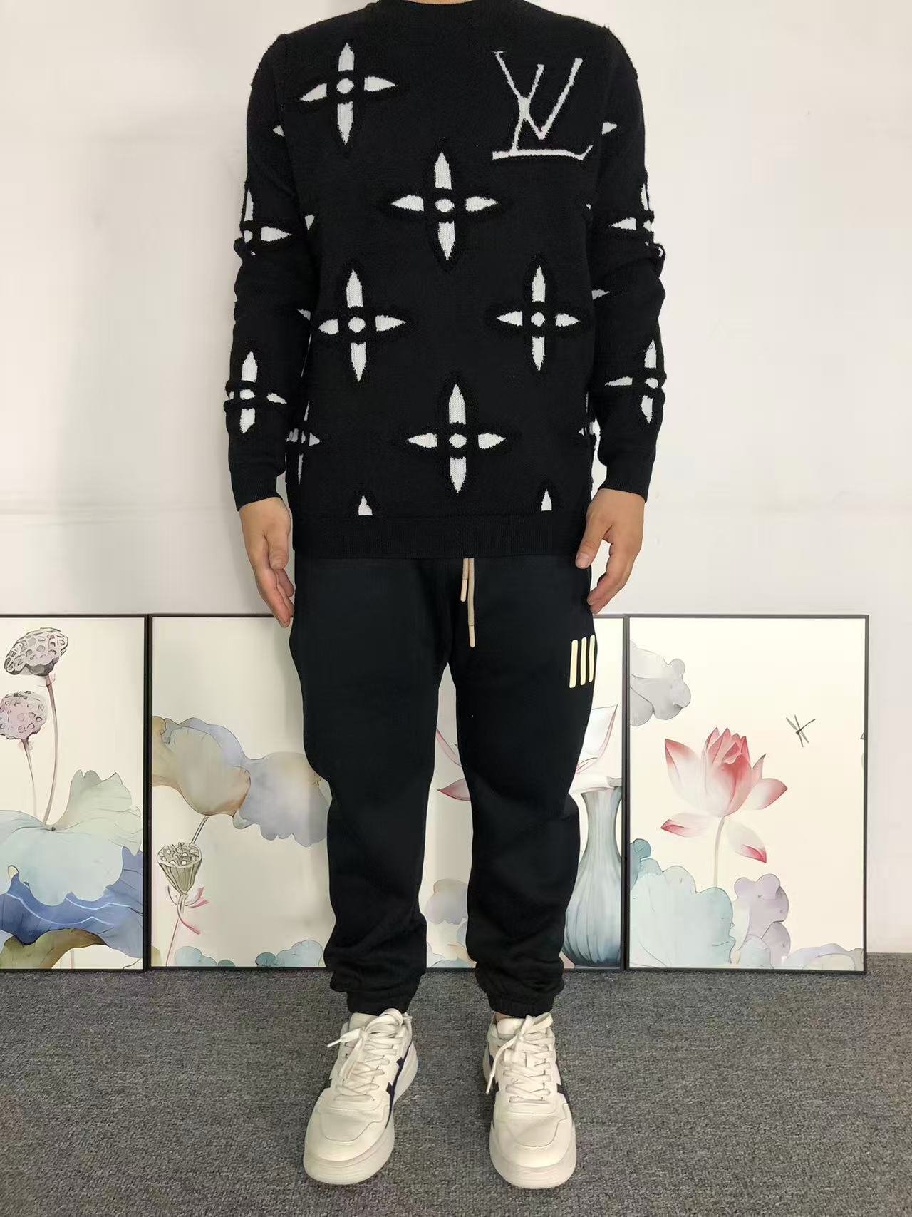 L - SWEATER