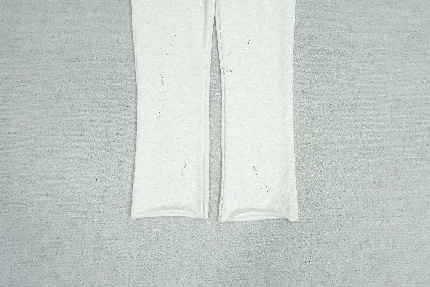 F - SWEATPANTS
