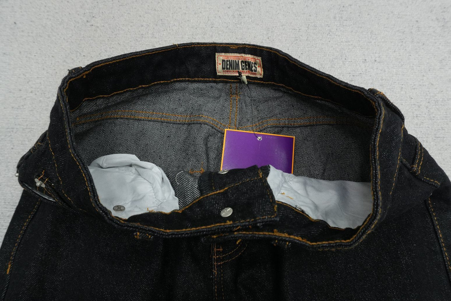 C - JEANS
