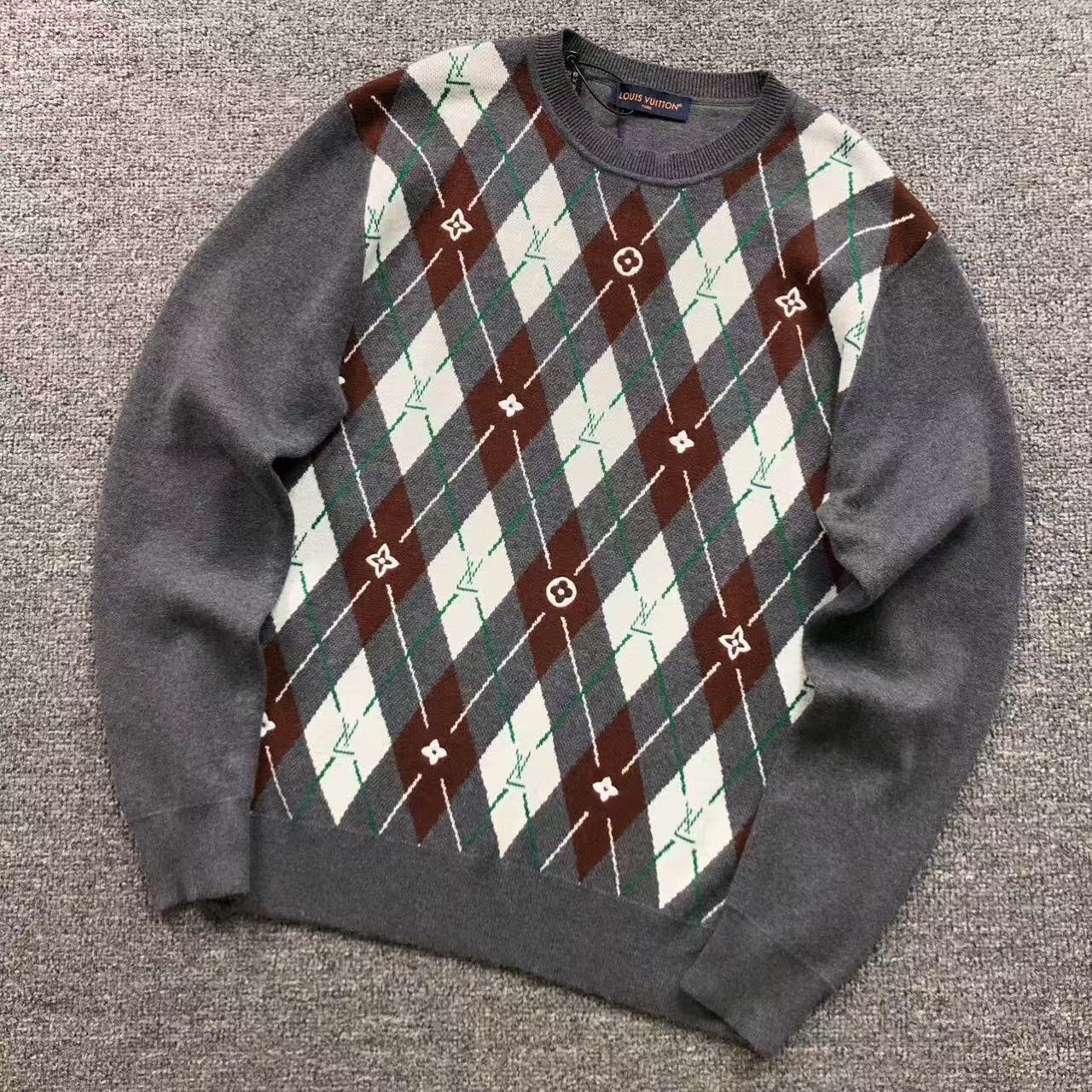 L - SWEATER
