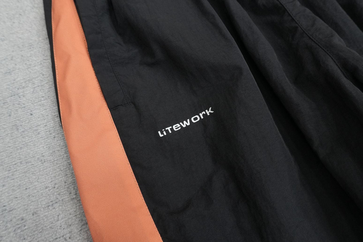 C - SWEATPANTS