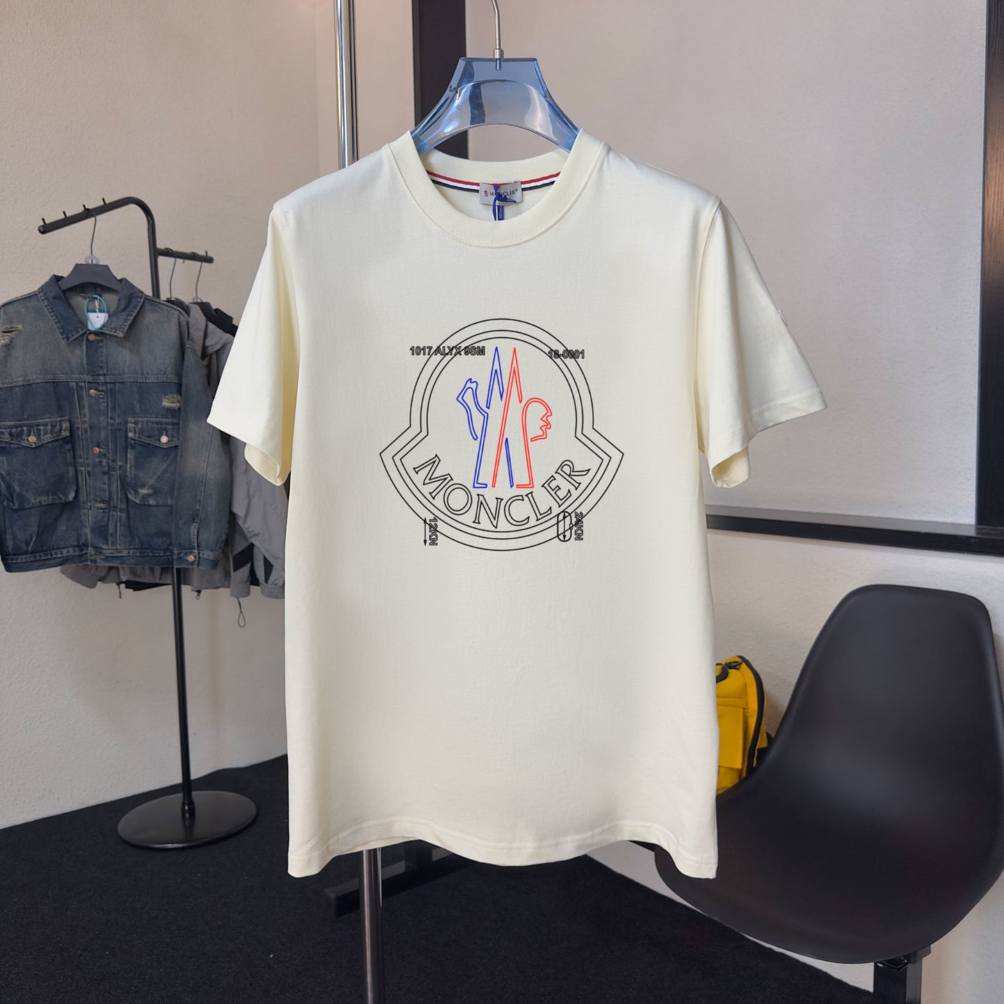 M - TSHIRT