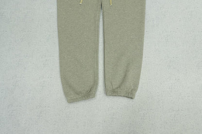 F - SWEATPANTS