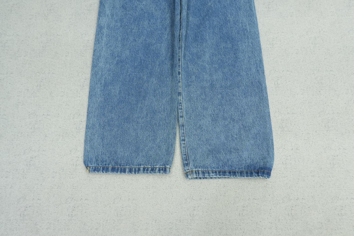 F - SWEATPANTS